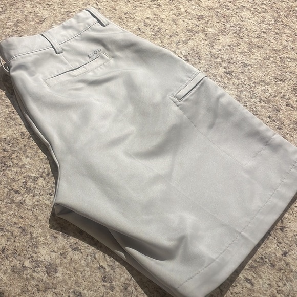 IZOD GOLF SHORTS - Picture 2 of 5